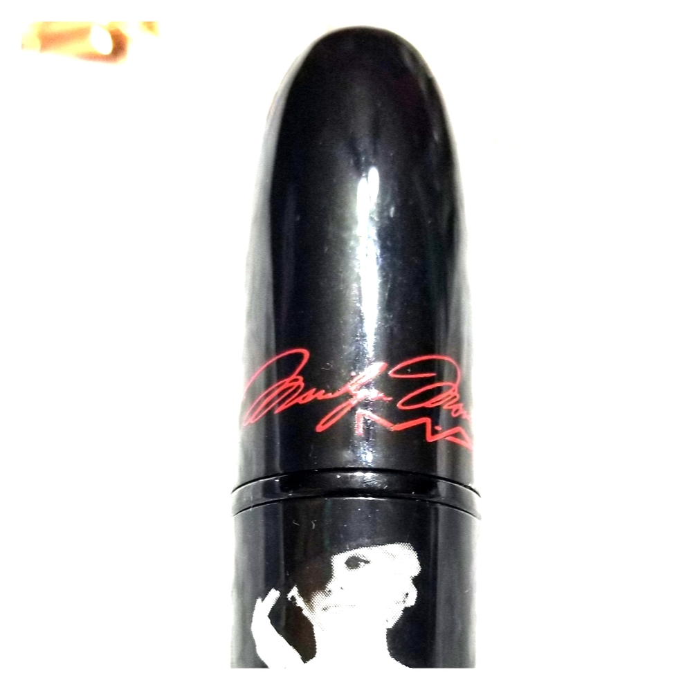 MAC Marilyn Monroe Deeply Adored lipstick